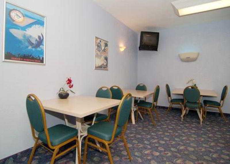 Cocoa Beach Suites Hotel Ресторант снимка