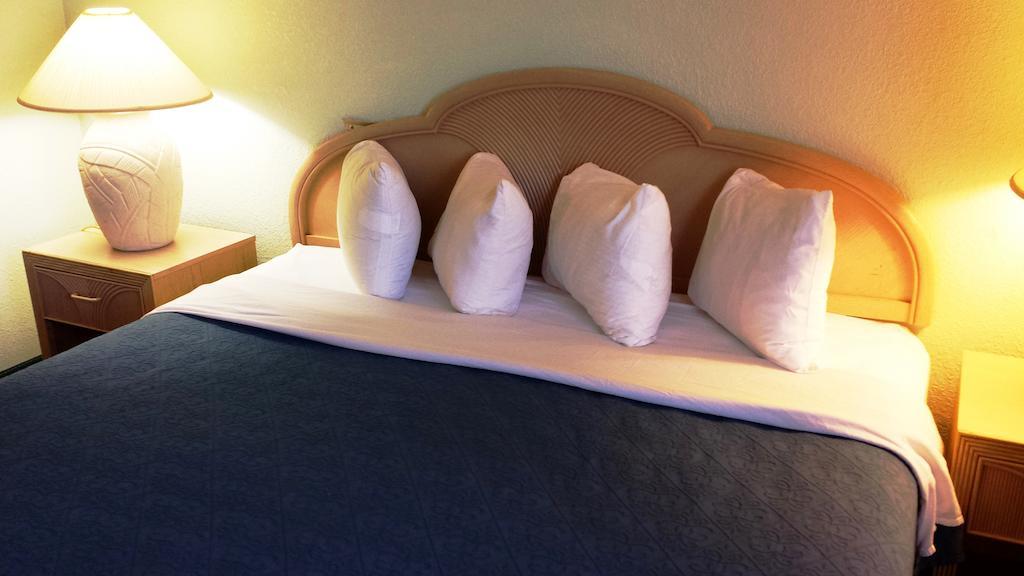 Cocoa Beach Suites Hotel Екстериор снимка